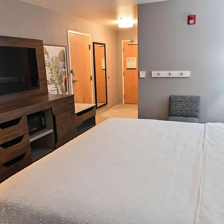 Hampton Inn Fremont-3